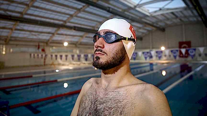 Paralimpik milli yüzücü Serhat Polat olimpiyat kotası için günde çift idman yapıyor